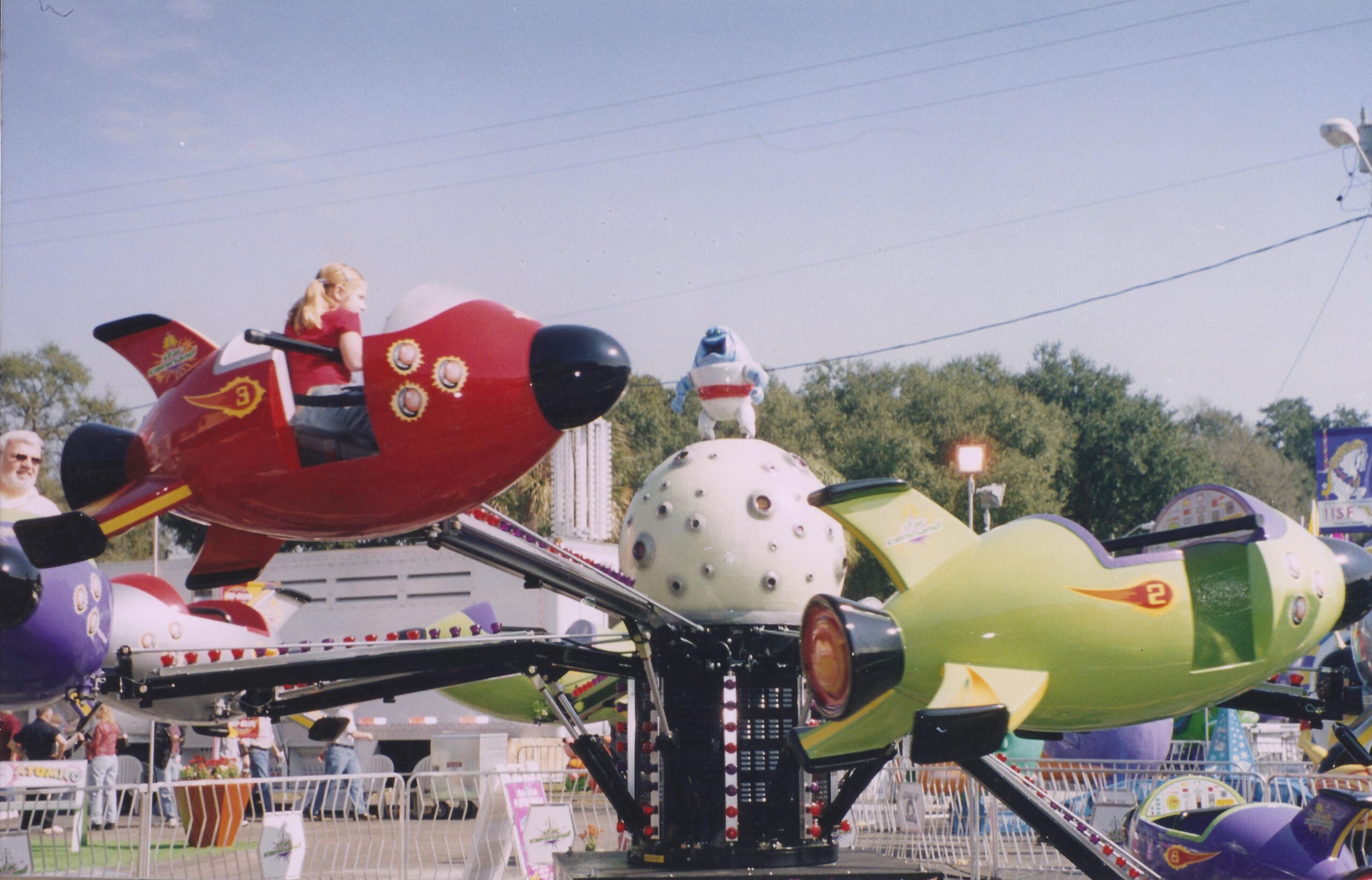 Larson International Flying Spaceship Amusement Ride